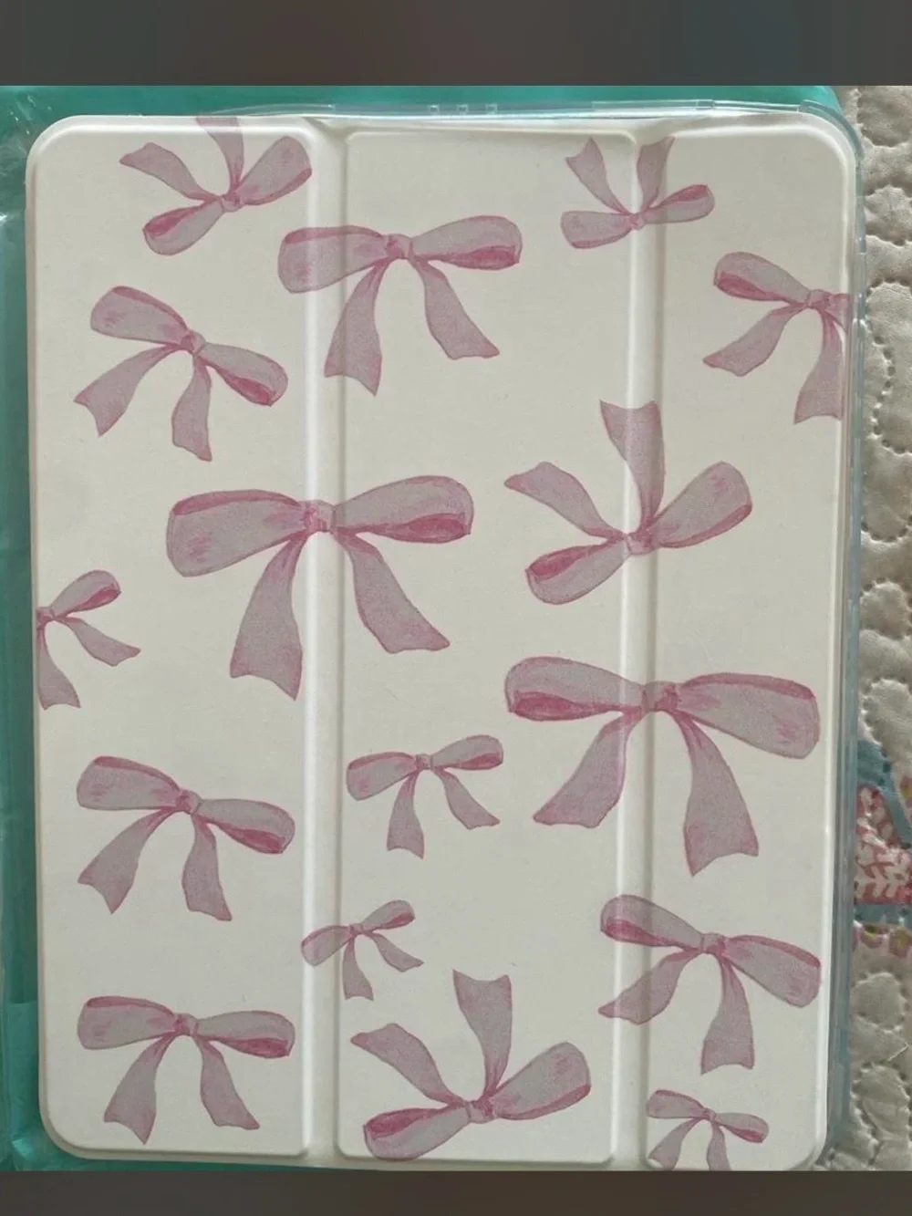 iPad Cover with Pink Bow Pattern